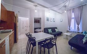 Apartament Izaaka